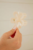 Load image into Gallery viewer, Cutie Cutout Flower Claw Clip