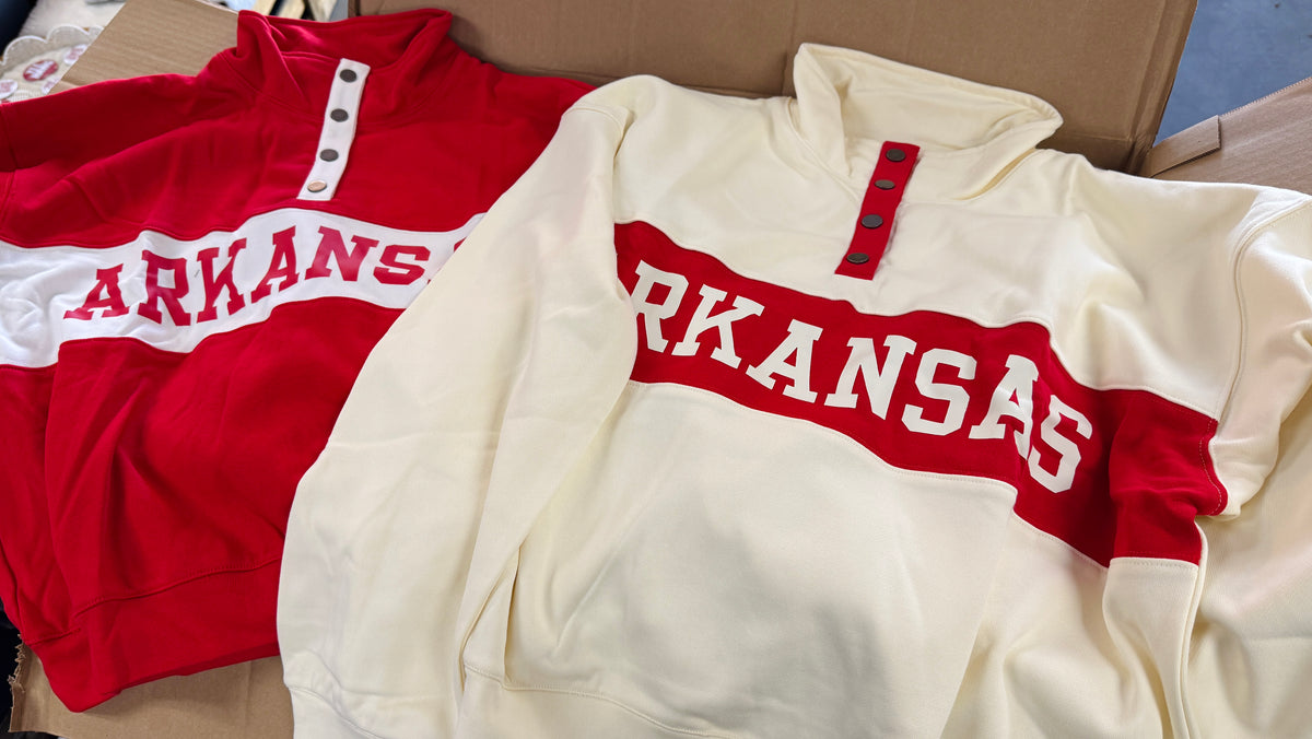 Kick-off Classic Arkansas Varsity Snap Pullover | Cream