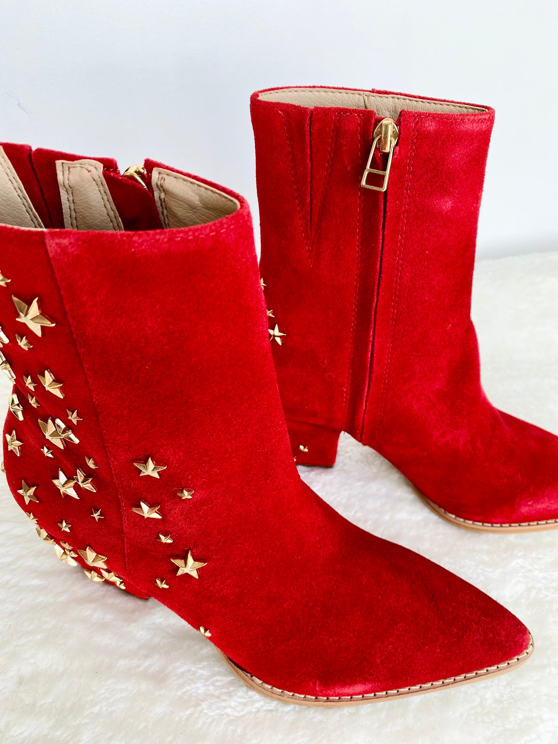 beautiful matisse red boots with gold star and gold zipper