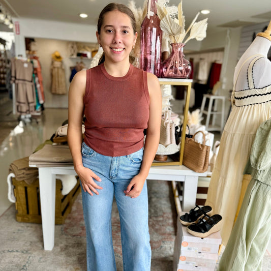 Lightweight sleeveless fall top, sleeveless fall sweater, blu pepper clothing, blu pepper top, sweater vest, shopping near Fayetteville arkasnas