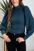 Load image into Gallery viewer, Blu pepper clothing, blu pepper top, blu pepper brand, teal mock neck, teal turtle neck, hunter green top, hunter green turtle neck, ribbed top, ribbed turtle neck, Fayetteville ar boutique store
