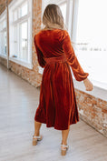 Load image into Gallery viewer, velvet dress long sleeve, long sleeve velvet dress midi, midi velvet dress for wedding guest, fall wedding guest dresses, boutique near me Fayetteville, AR
